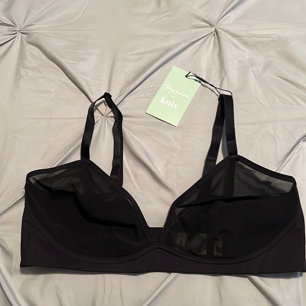 Black mess bra, wireless